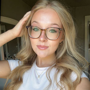 Meet your Posher, Haley